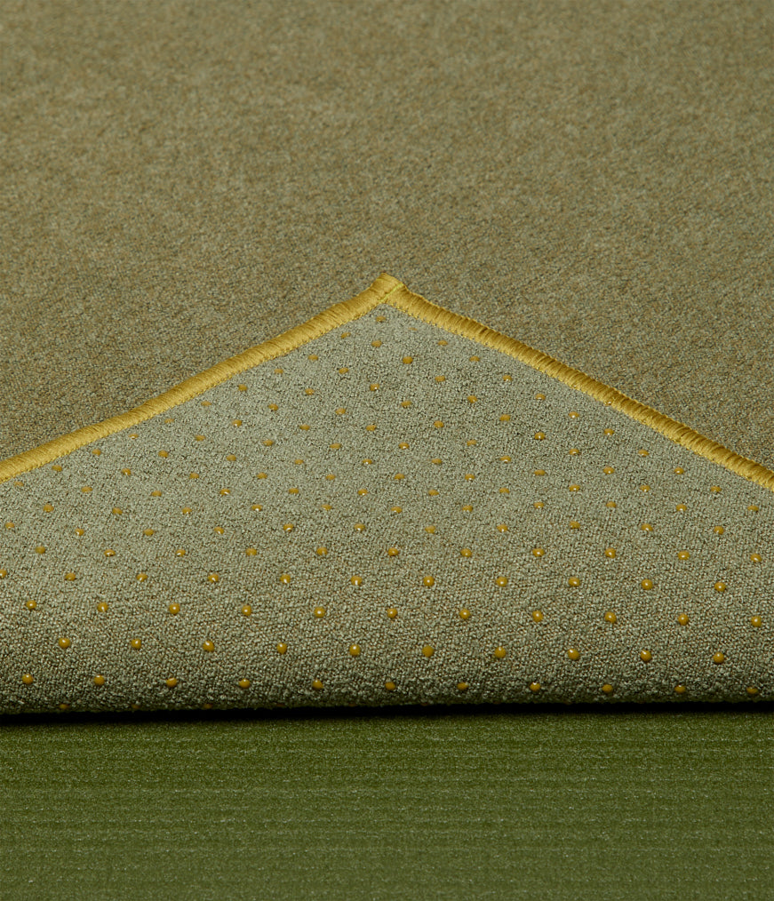Manduka mat towel yogitoes Earth