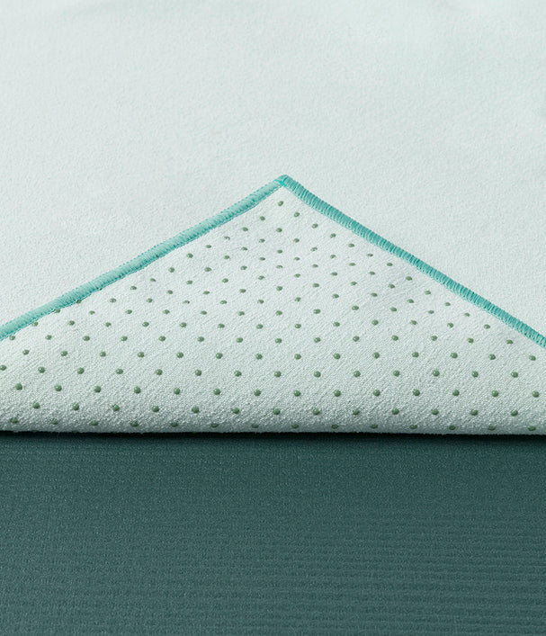 Manduka mat towel yogitoes Chloro