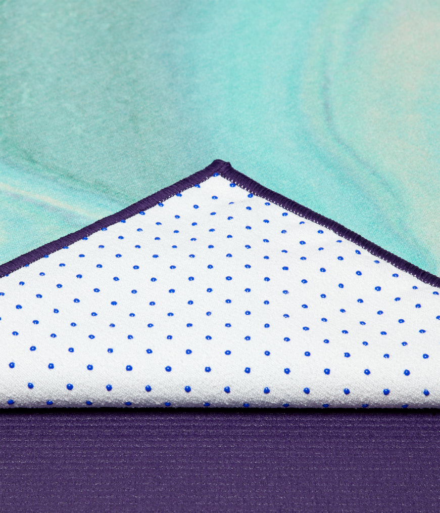 Manduka mat towel yogitoes Amethyst Intuition