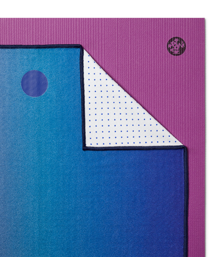 Manduka mat towel yogitoes Amethyst Array