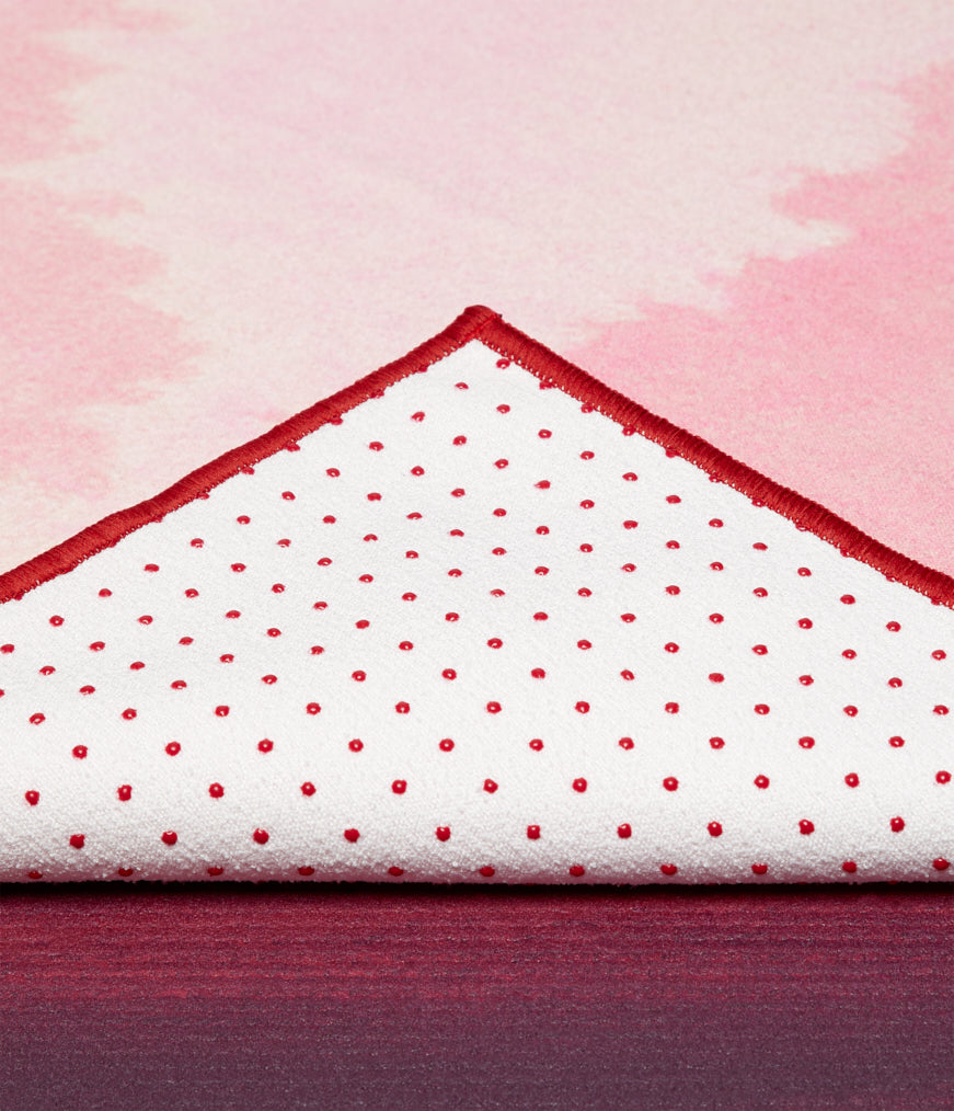 Manduka mat towel yogitoes Ruby Courage