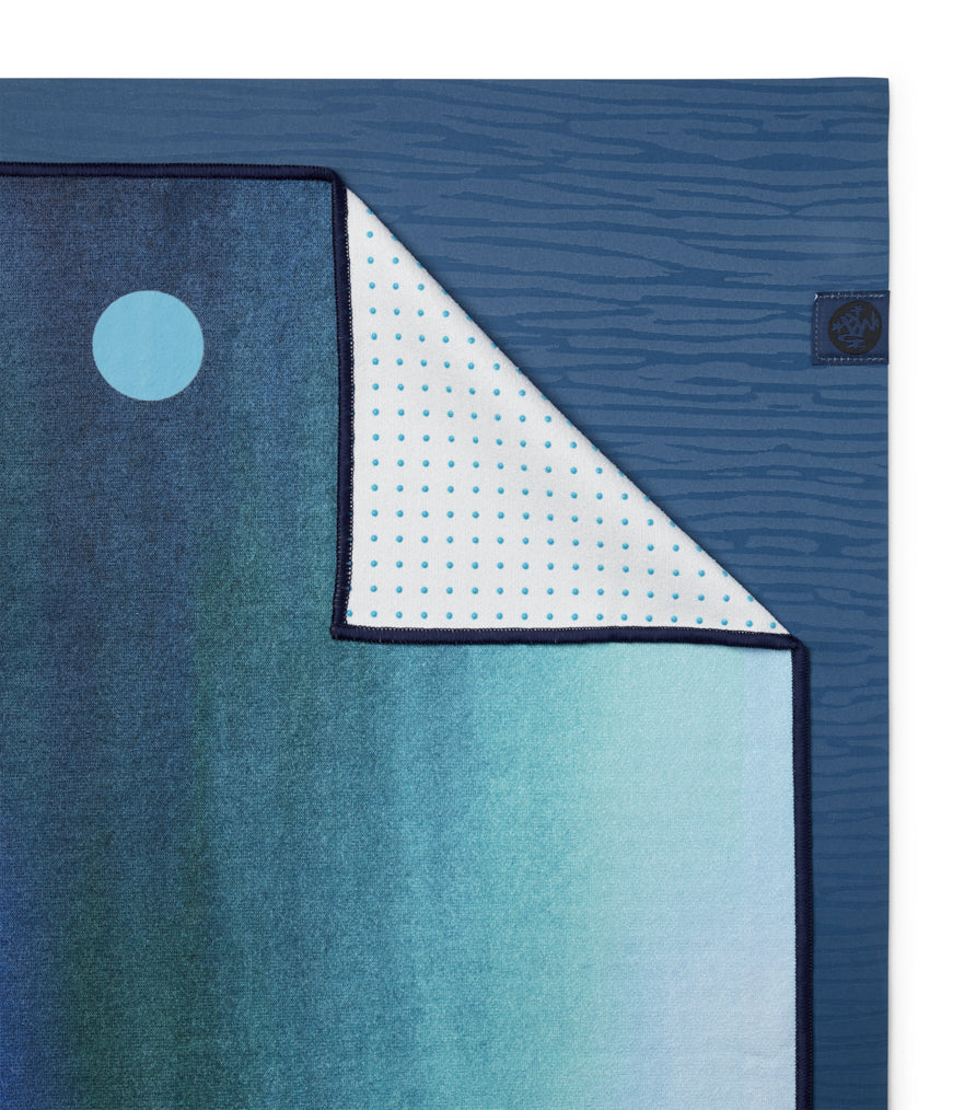 Manduka mat towel yogitoes Waters
