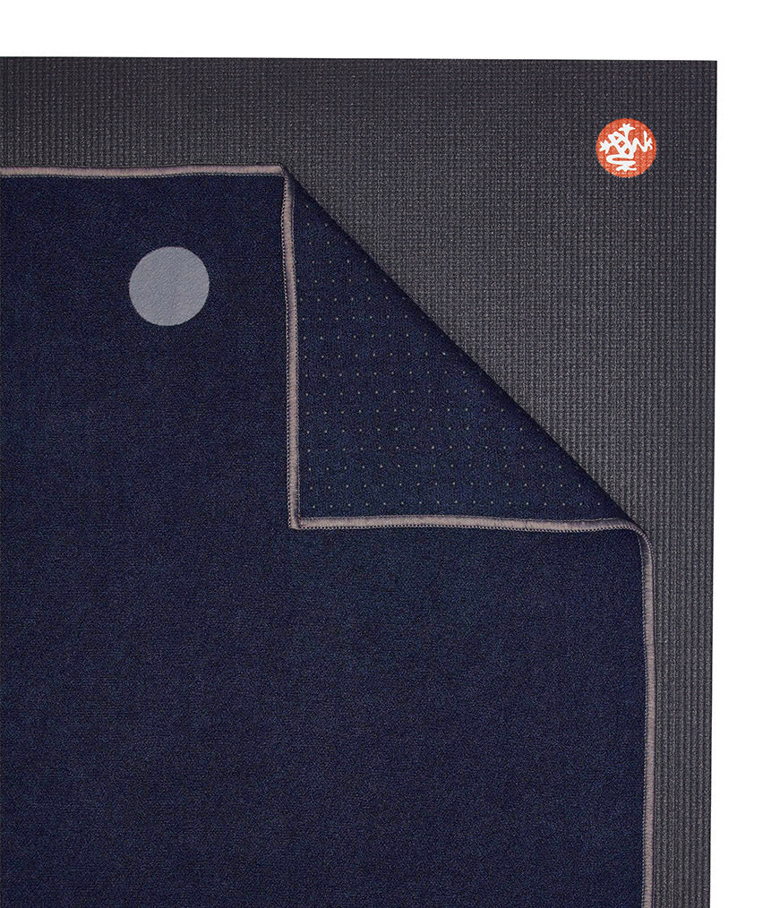 Manduka mat towel yogitoes Midnight