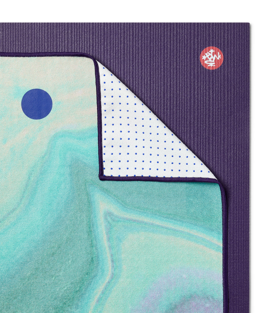 Manduka mat towel yogitoes Amethyst Intuition