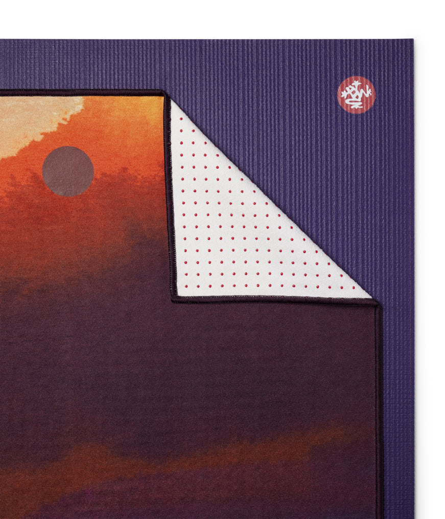 Manduka mat towel yogitoes Nourish