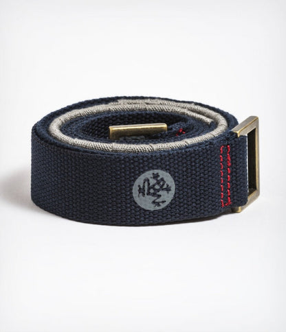 Manduka Commuter mėlyno diržo detalė