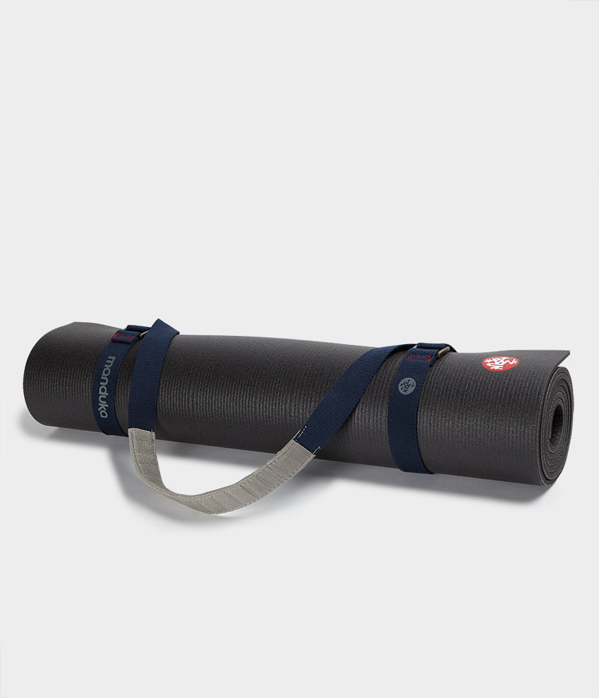 Manduka Commuter jogos kilimėlio nešimas